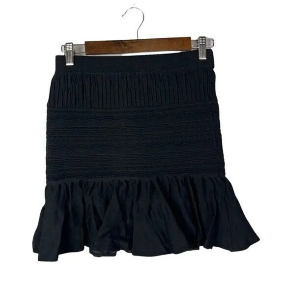 Boutique Olivaceous Black Textured Bodycon Ruffle Bottom Mini Skirt M - Picture 1 of 4